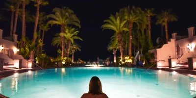 What Types of Pool Lights Are There?
