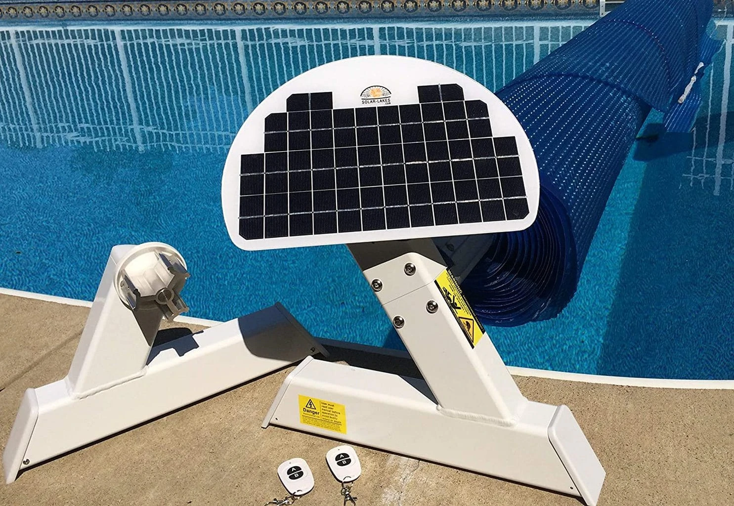 Solar-powered Pool Cover Reel